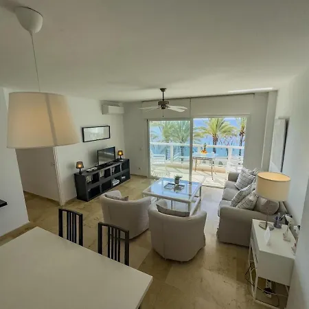 Daire Palm 2f A Stylish Seaside With Parking *