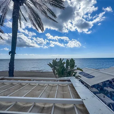 Palm 2f A Stylish Seaside With Parking Daire