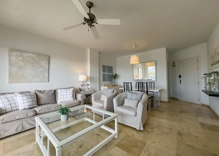 Palm 2f A Stylish Seaside With Parking Lejlighed Marbella