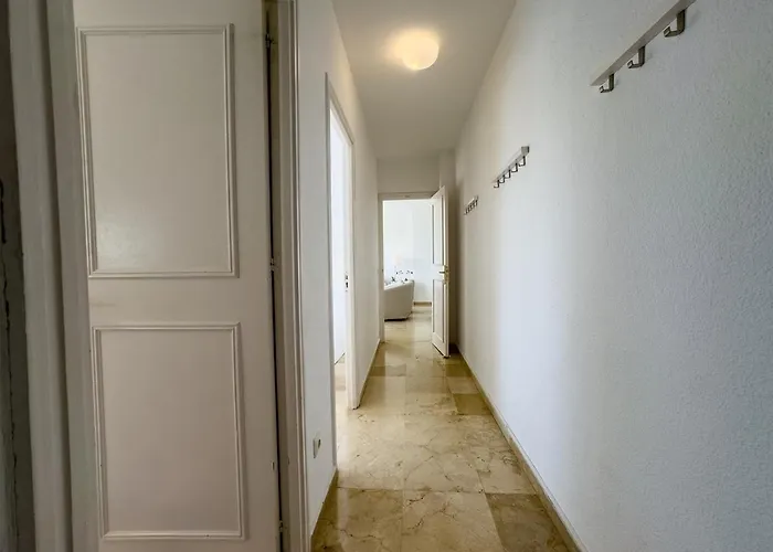 Palm 2f A Stylish Seaside With Parking Lejlighed