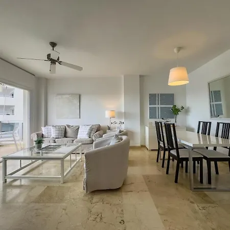 Palm 2f A Stylish Seaside With Parking 公寓