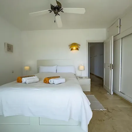 Palm 2f A Stylish Seaside With Parking 马尔韦利亚