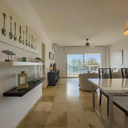 Palm 2f A Stylish Seaside With Parking Apartman *