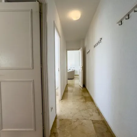 Palm 2f A Stylish Seaside With Parking Apartamento