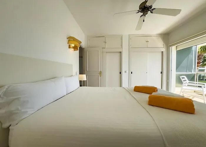 Palm 2f A Stylish Seaside With Parking Апартаменты