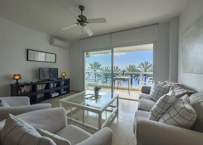 Palm 2f A Stylish Seaside With Parking