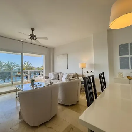 Апартаменти Palm 2f A Stylish Seaside With Parking Марбелья