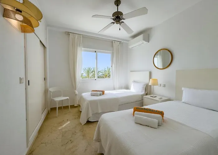 Διαμέρισμα Palm 2f A Stylish Seaside With Parking Μαρμπέλλα
