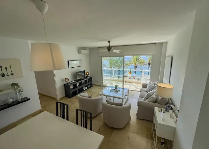 Palm 2f A Stylish Seaside With Parking Marbella