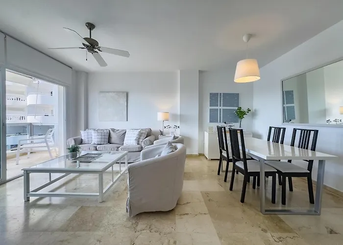 Palm 2f A Stylish Seaside With Parking Διαμέρισμα *