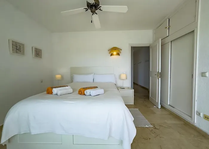 Διαμέρισμα Palm 2f A Stylish Seaside With Parking Μαρμπέλλα