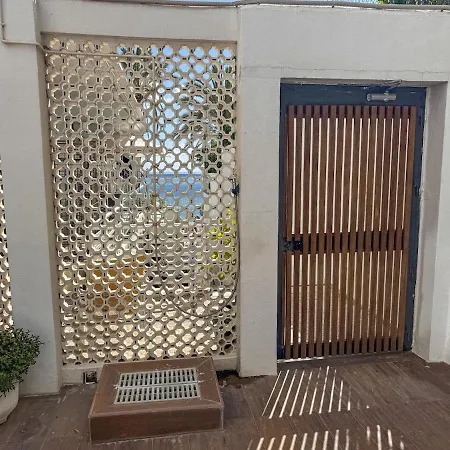 Palm 2f A Stylish Seaside With Parking Lejlighed *