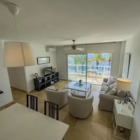 Palm 2f A Stylish Seaside With Parking ماربيا